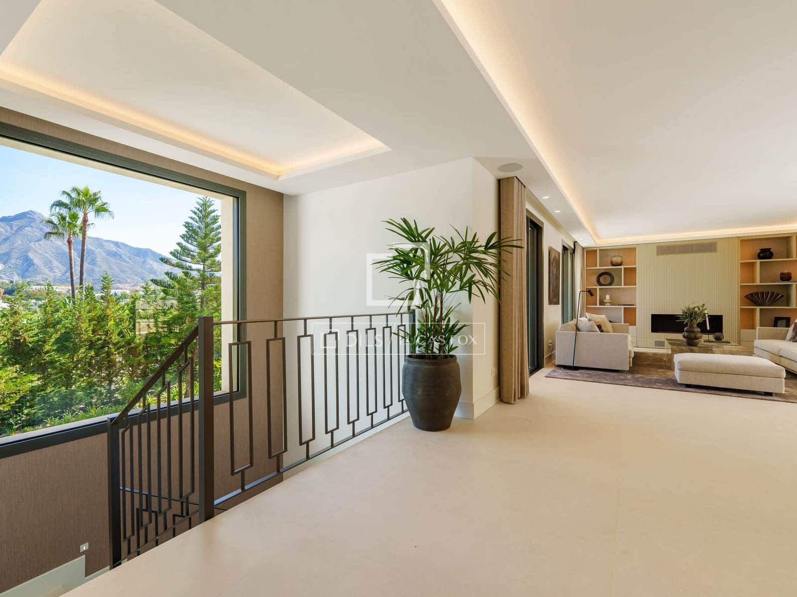5 bedroom Villa for sale in Marbella with pool garage - € 5,950,000 (Ref: 9964412)