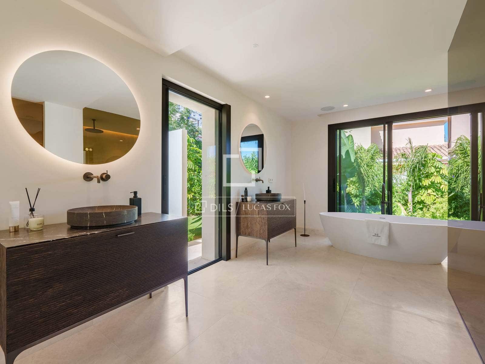 5 bedroom Villa for sale in Marbella with pool garage - € 5,950,000 (Ref: 9964412)