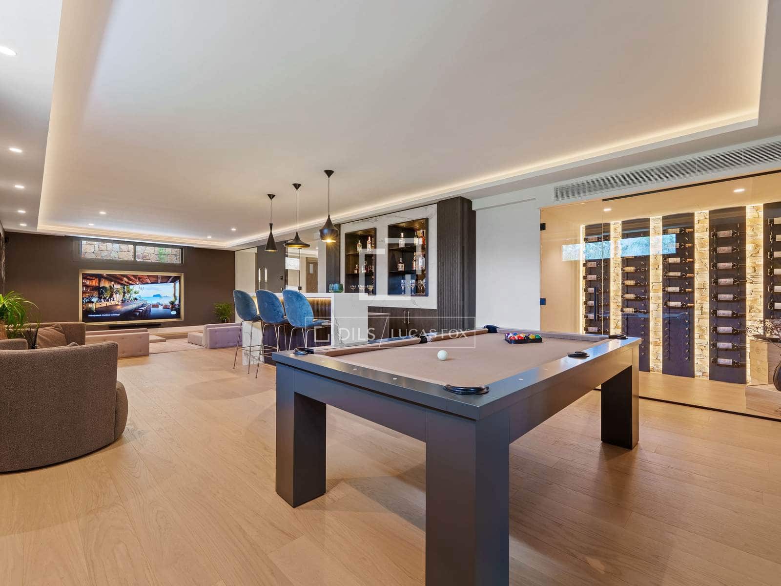 5 bedroom Villa for sale in Marbella with pool garage - € 5,950,000 (Ref: 9964412)