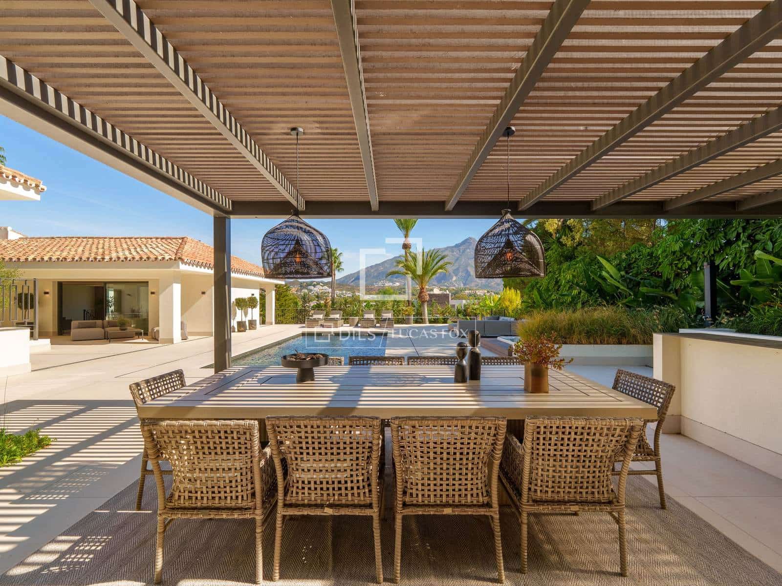 5 bedroom Villa for sale in Marbella with pool garage - € 5,950,000 (Ref: 9964412)