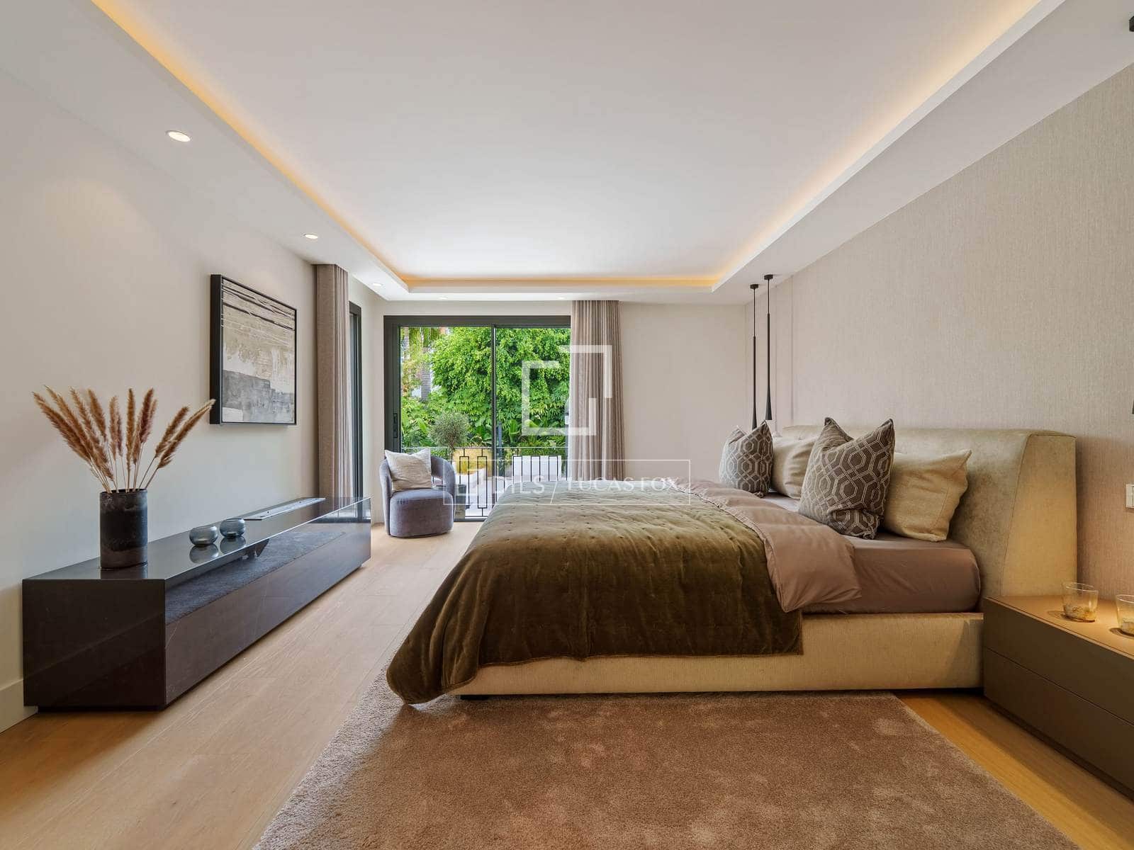 5 bedroom Villa for sale in Marbella with pool garage - € 5,950,000 (Ref: 9964412)