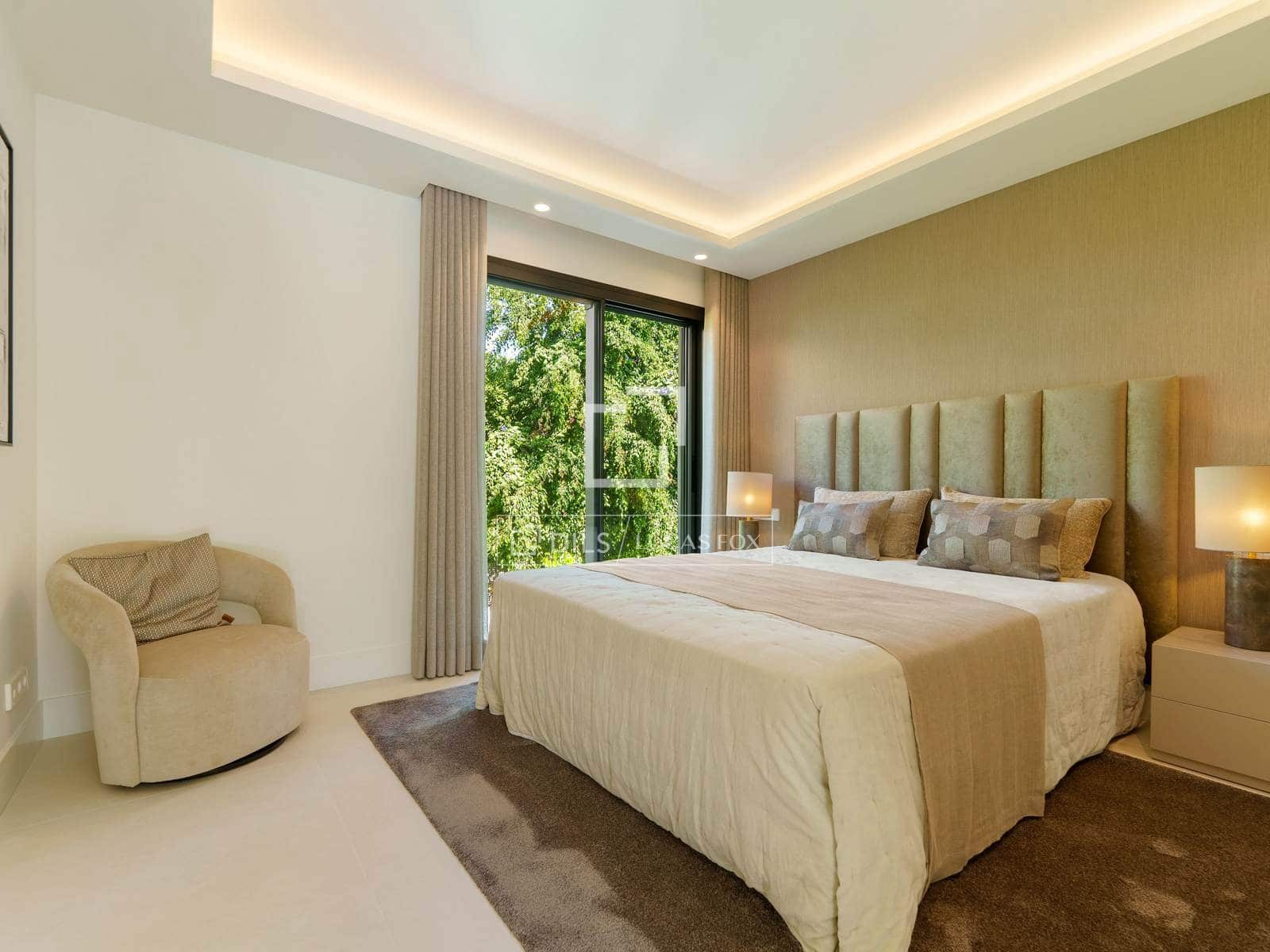 5 bedroom Villa for sale in Marbella with pool garage - € 5,950,000 (Ref: 9964412)