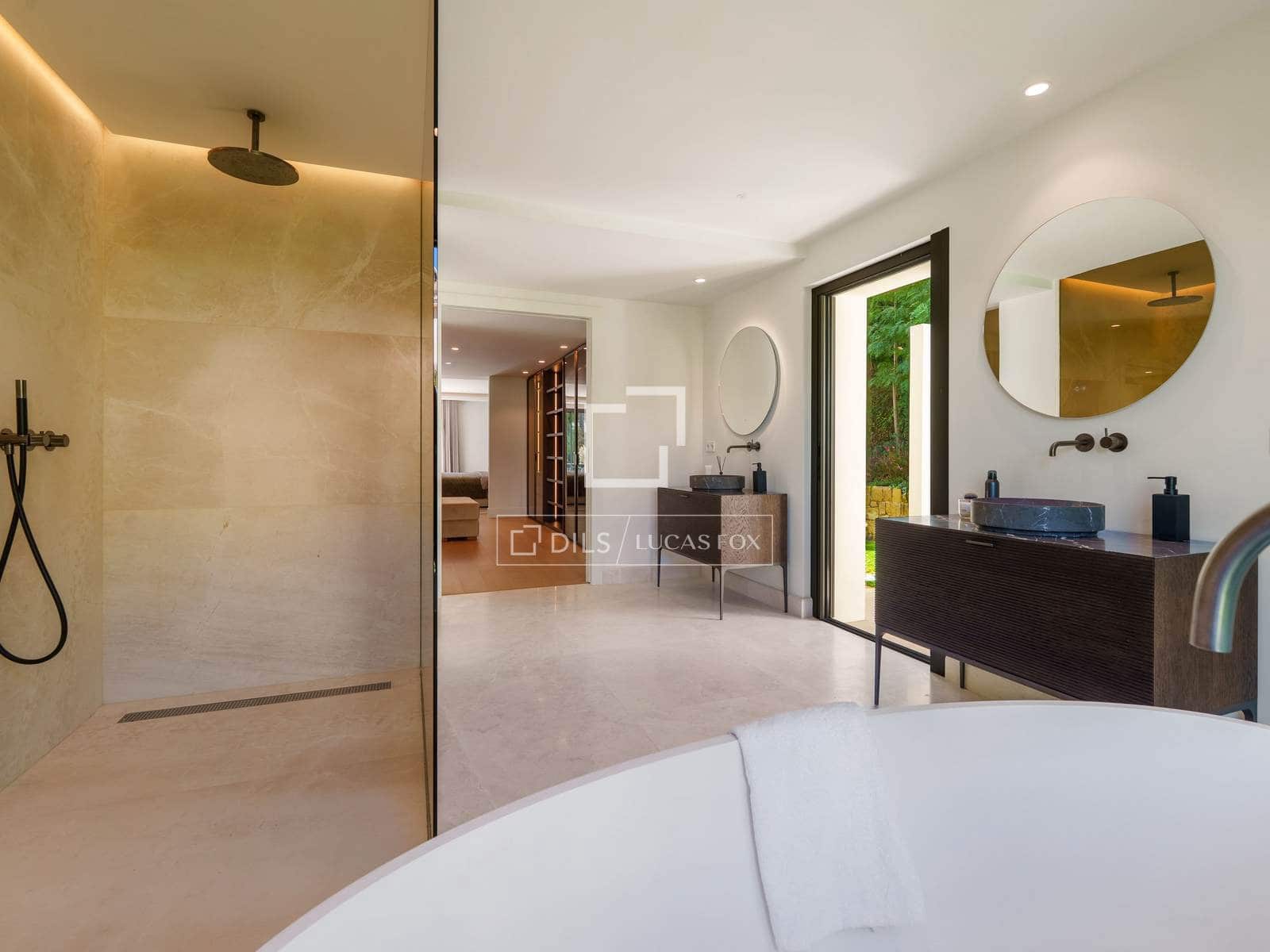 5 bedroom Villa for sale in Marbella with pool garage - € 5,950,000 (Ref: 9964412)
