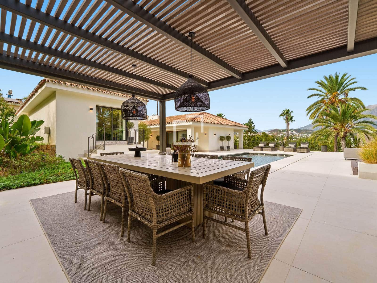 5 bedroom Villa for sale in Marbella with pool garage - € 5,950,000 (Ref: 9964412)