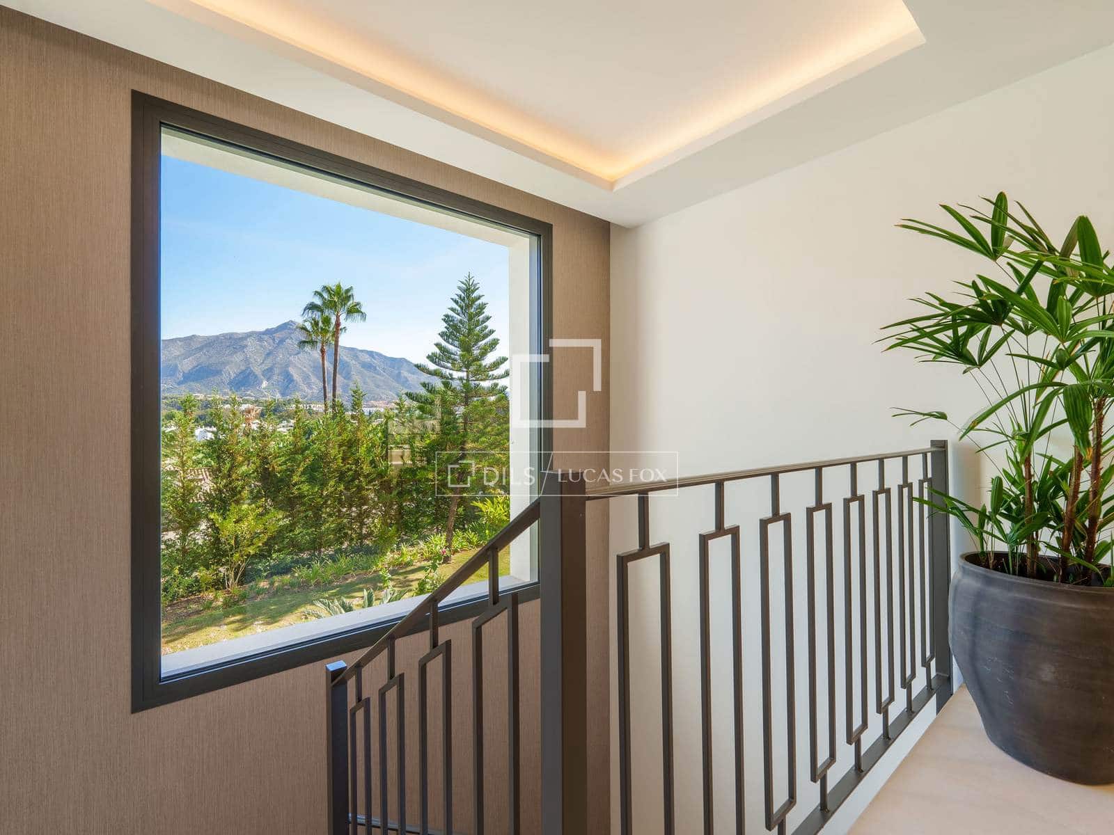 5 bedroom Villa for sale in Marbella with pool garage - € 5,950,000 (Ref: 9964412)