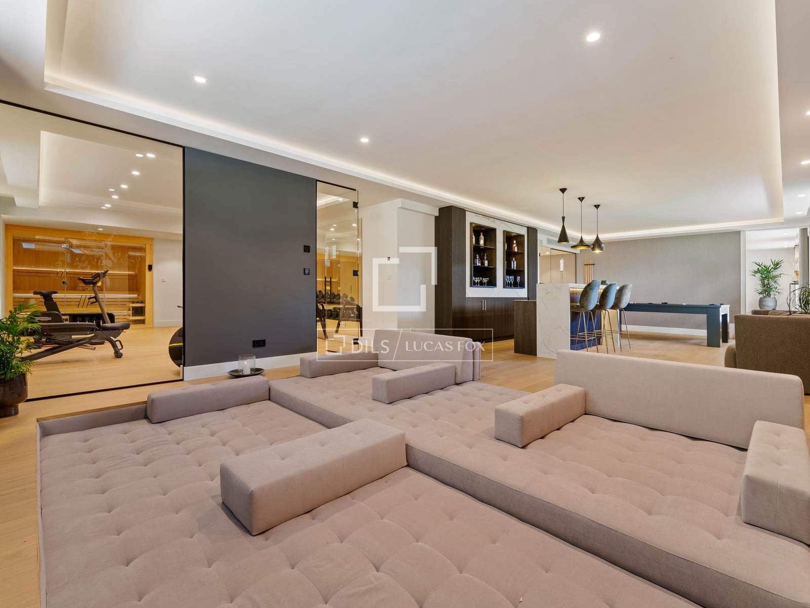 5 bedroom Villa for sale in Marbella with pool garage - € 5,950,000 (Ref: 9964412)