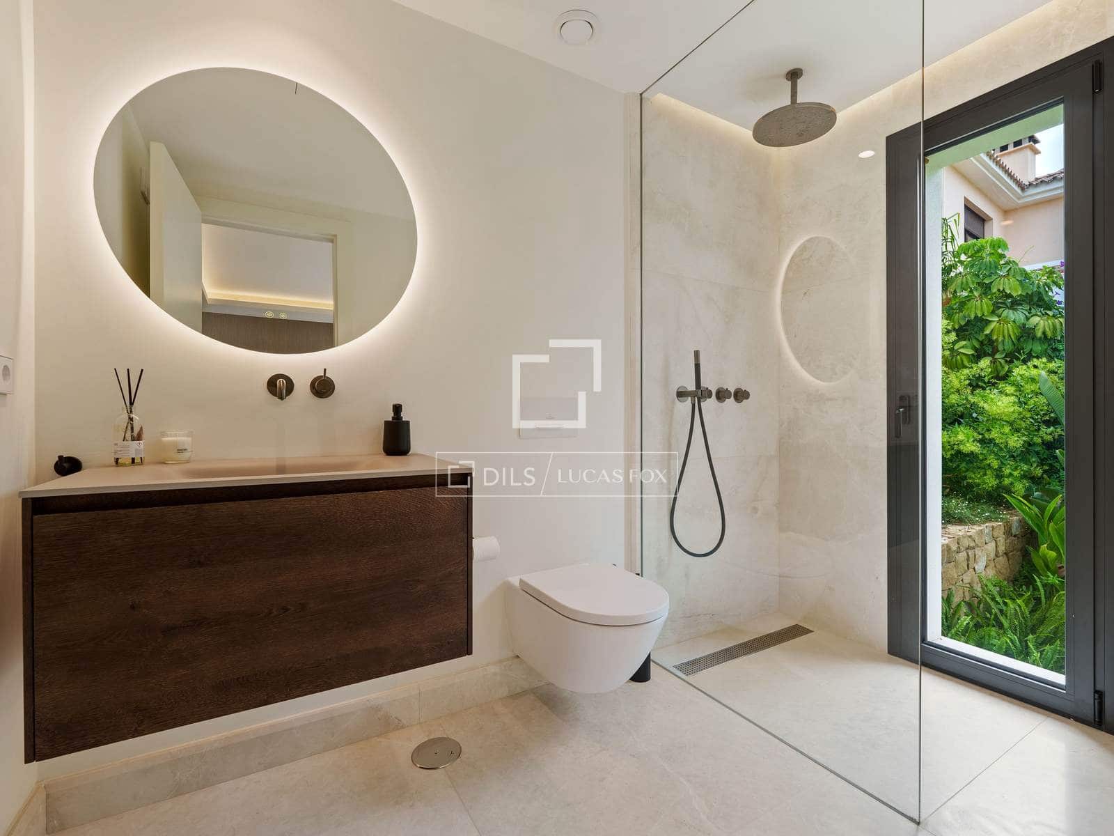 5 bedroom Villa for sale in Marbella with pool garage - € 5,950,000 (Ref: 9964412)