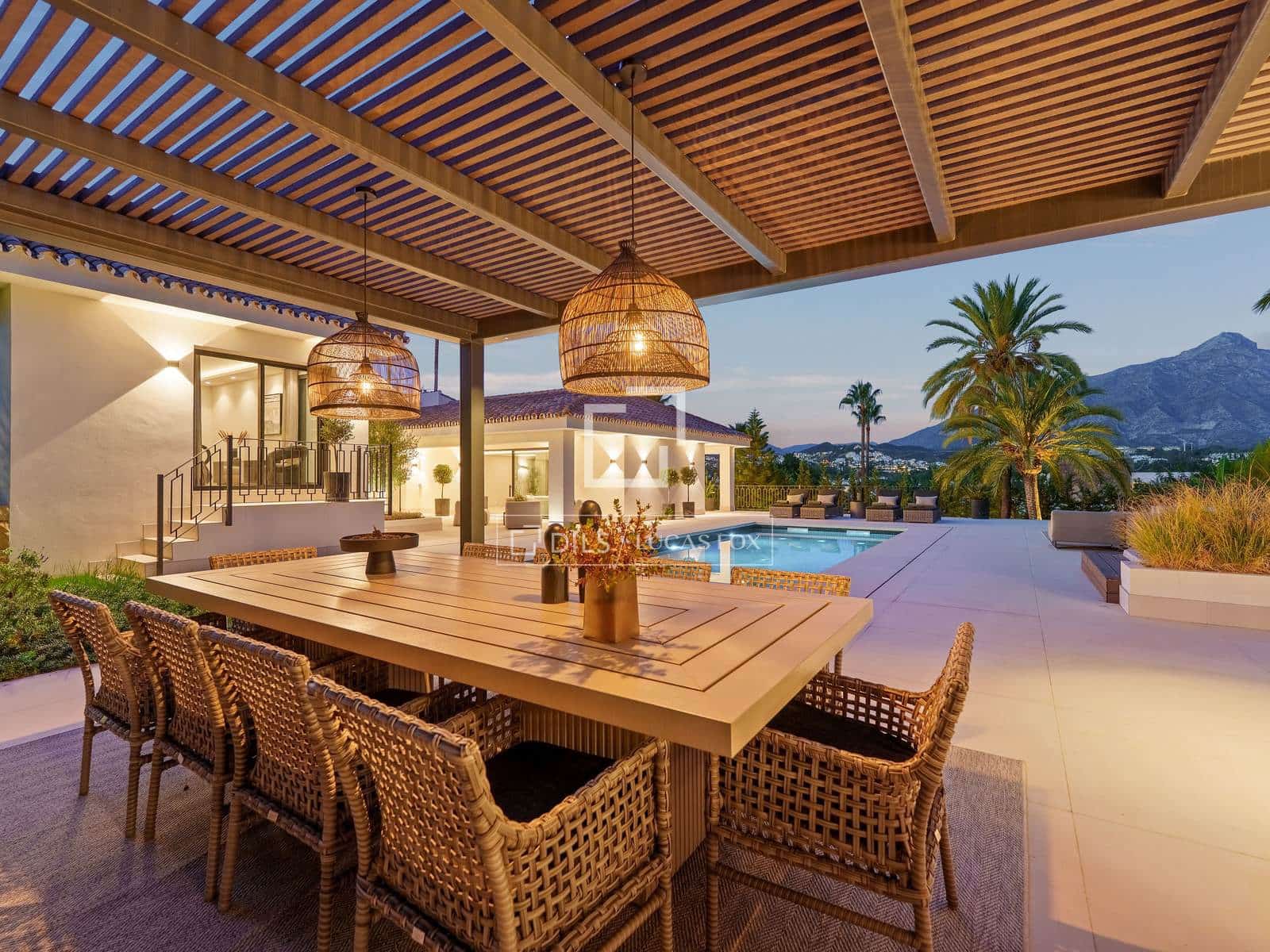 5 bedroom Villa for sale in Marbella with pool garage - € 5,950,000 (Ref: 9964412)