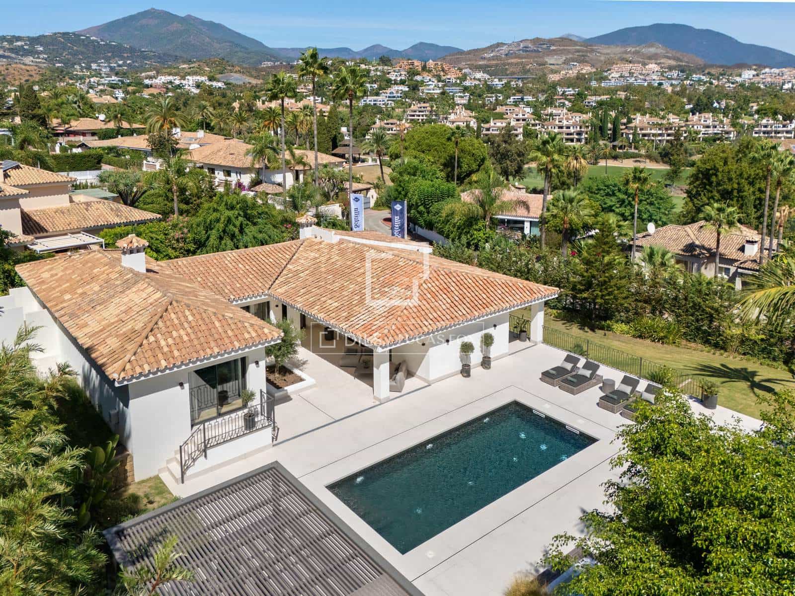 5 bedroom Villa for sale in Marbella with pool garage - € 5,950,000 (Ref: 9964412)