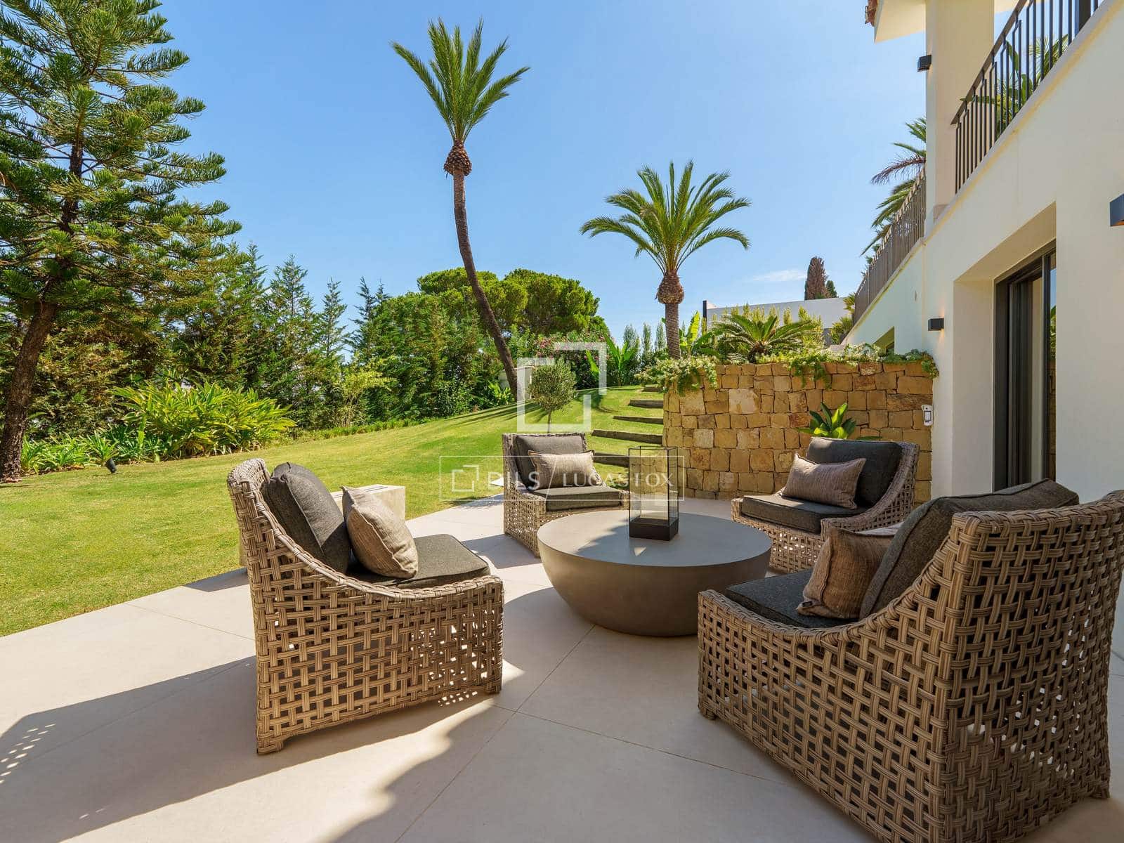 5 bedroom Villa for sale in Marbella with pool garage - € 5,950,000 (Ref: 9964412)