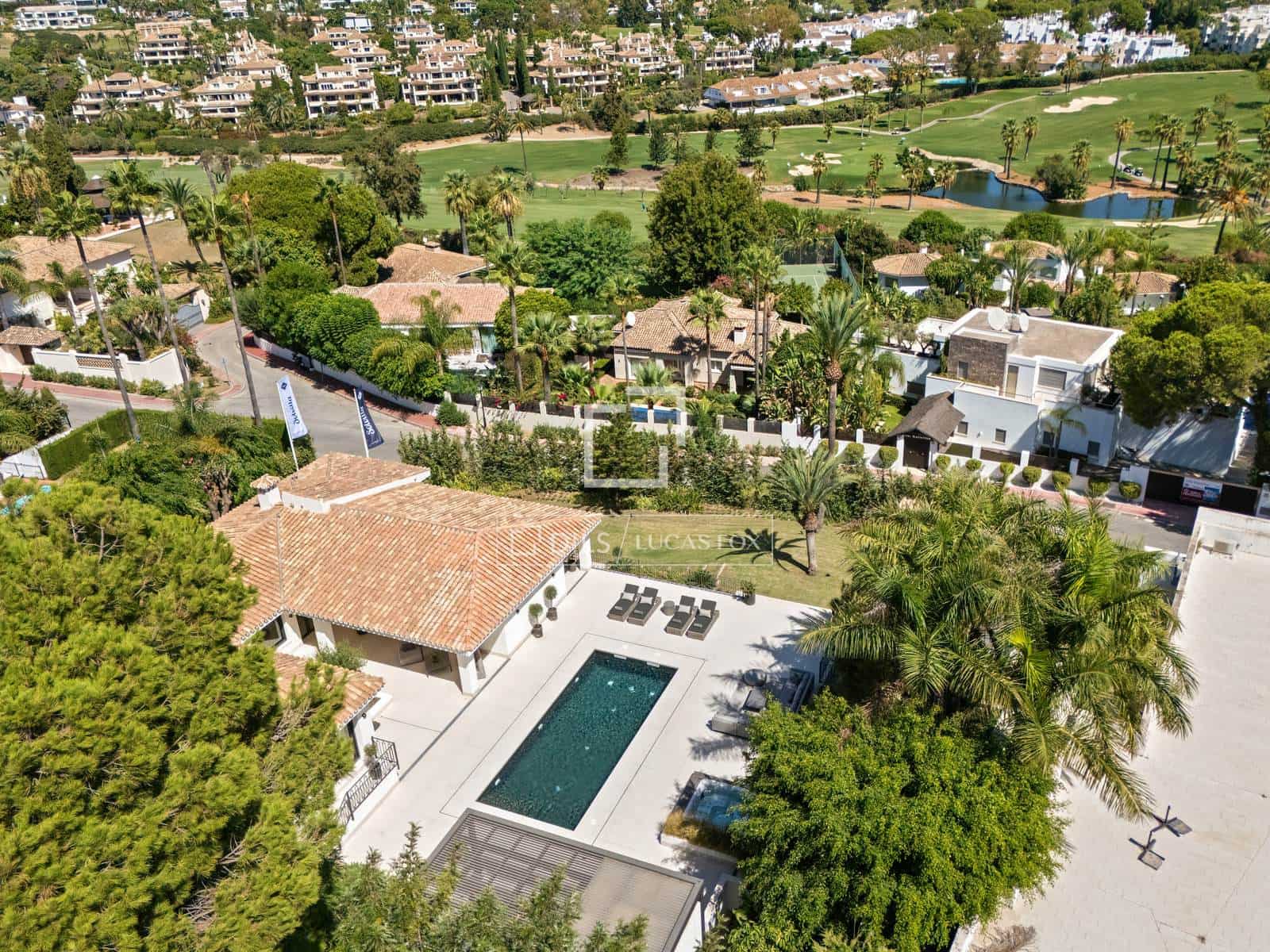 5 bedroom Villa for sale in Marbella with pool garage - € 5,950,000 (Ref: 9964412)