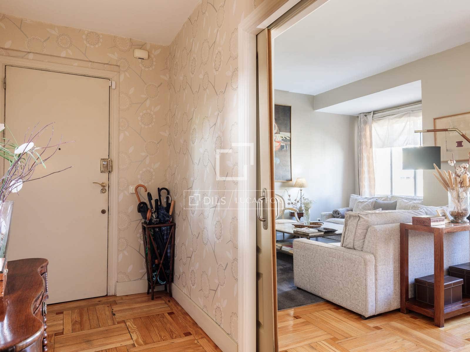 3 soveværelse Lejlighed til salg i Madrid by - € 1.780.000 (Ref: 9964413)