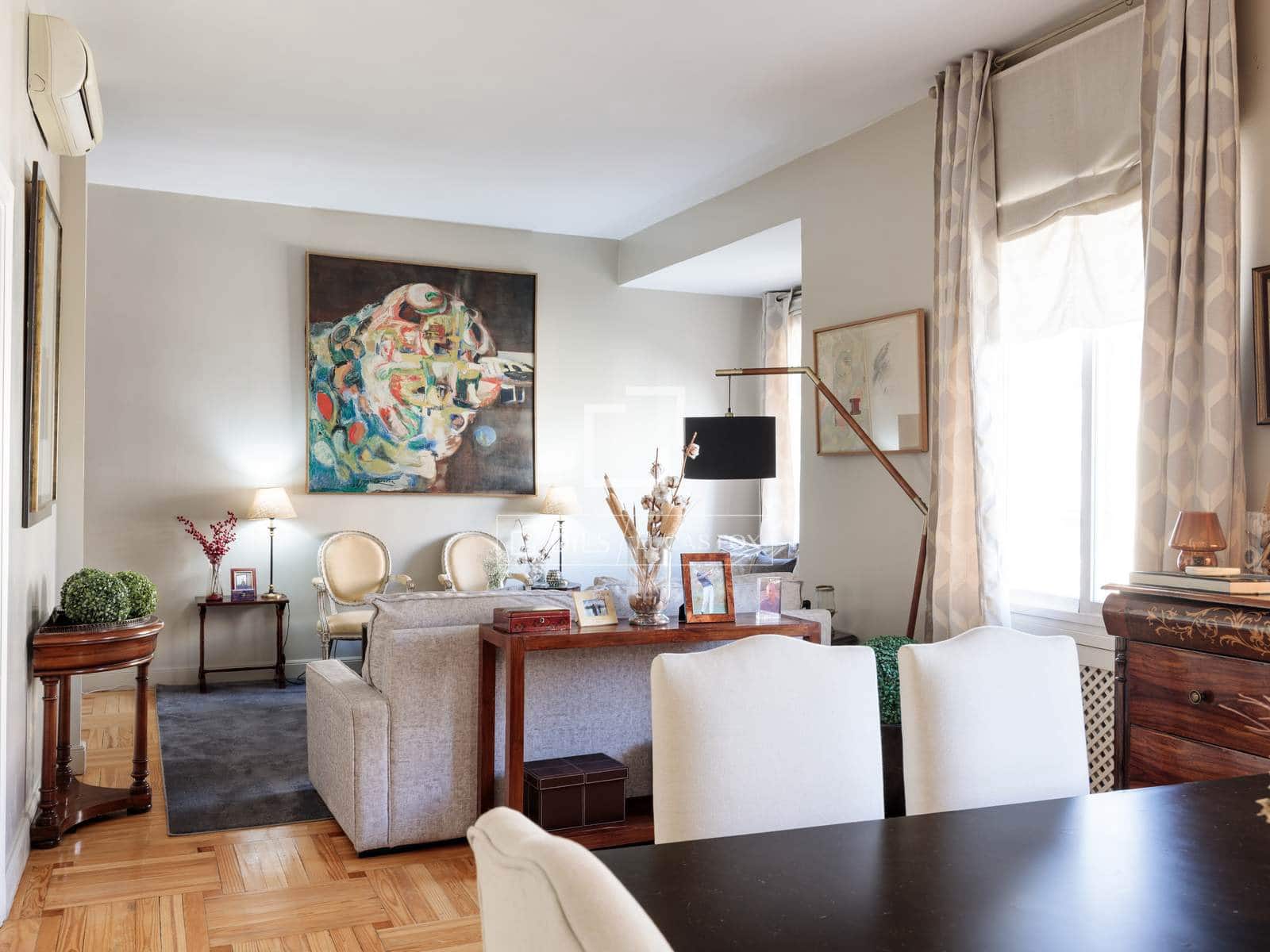 3 soveværelse Lejlighed til salg i Madrid by - € 1.780.000 (Ref: 9964413)