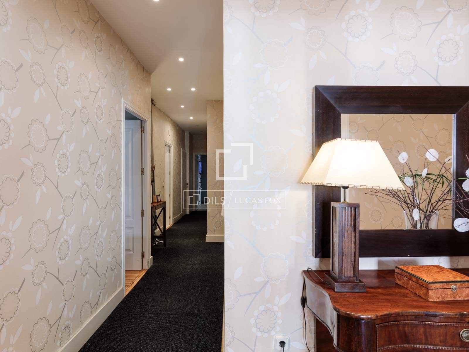 3 soveværelse Lejlighed til salg i Madrid by - € 1.780.000 (Ref: 9964413)