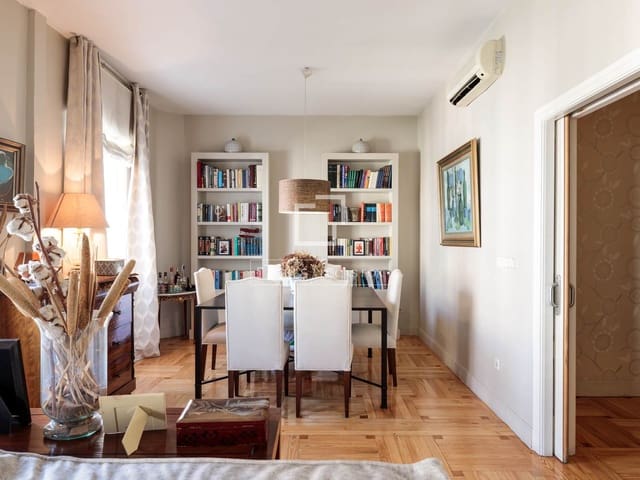 3 soveværelse Lejlighed til salg i Castellana, Madrid by - € 1.780.000 (Ref: 9964413)