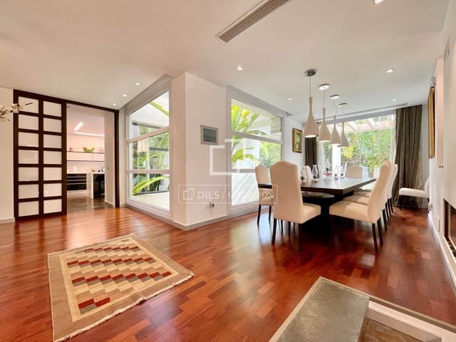 5 bedroom Villa for sale in Muchamiel / Mutxamel with garage - € 1,650,000 (Ref: 9965549)