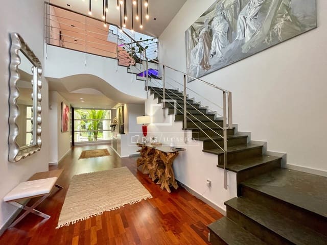 5 bedroom Villa for sale in Muchamiel / Mutxamel with garage - € 1,650,000 (Ref: 9965549)
