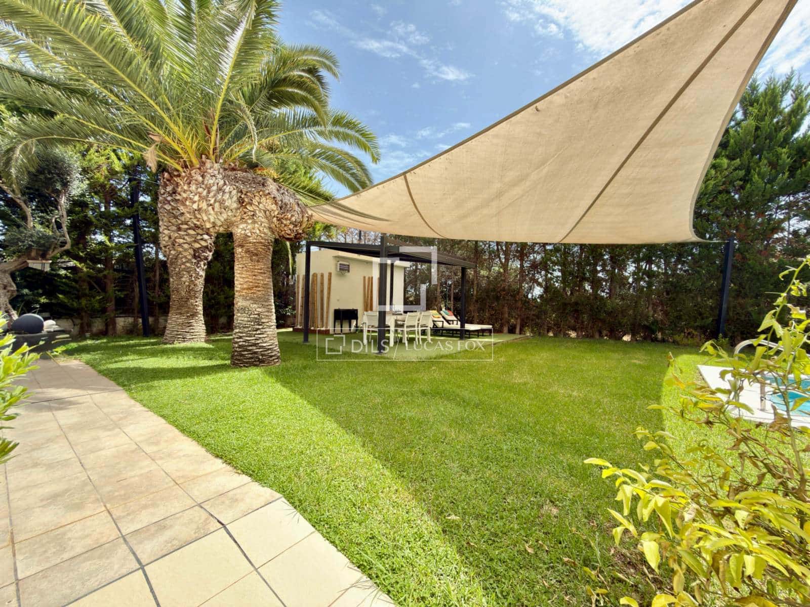 5 bedroom Villa for sale in Muchamiel / Mutxamel with garage - € 1,650,000 (Ref: 9965549)