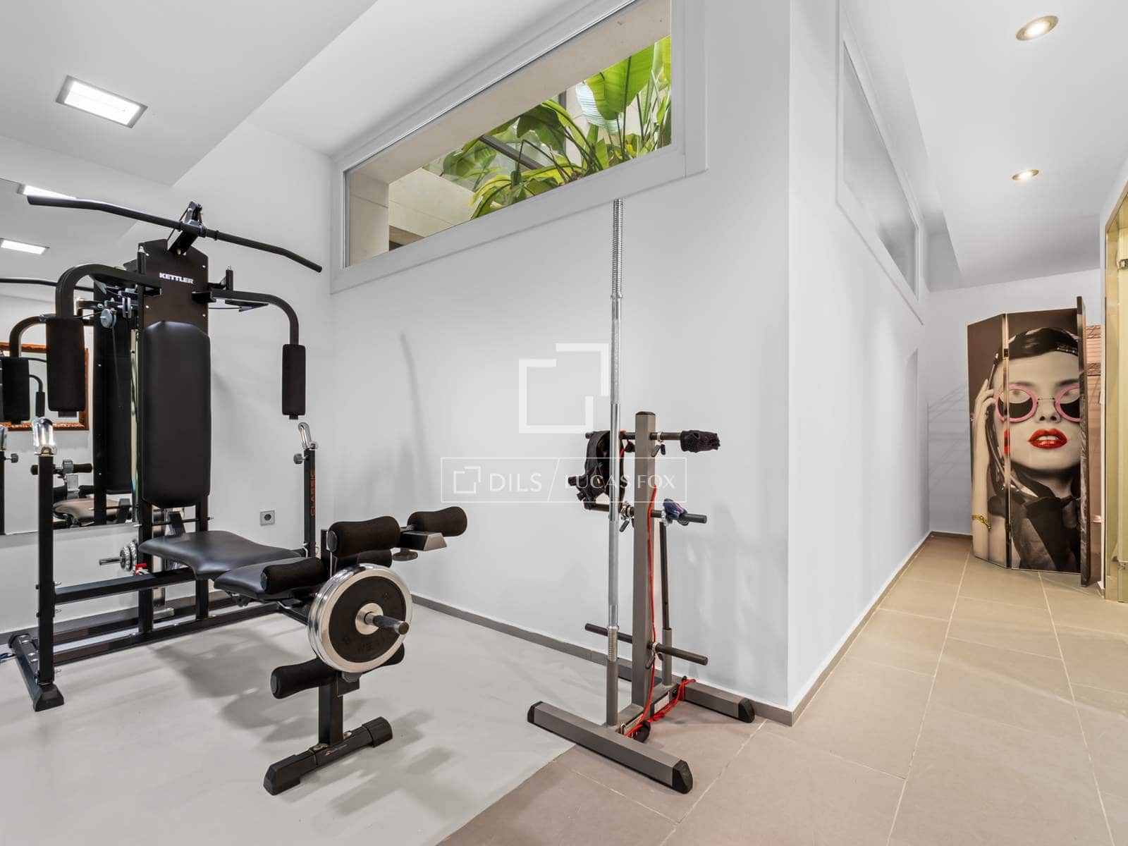 5 bedroom Villa for sale in Muchamiel / Mutxamel with garage - € 1,650,000 (Ref: 9965549)