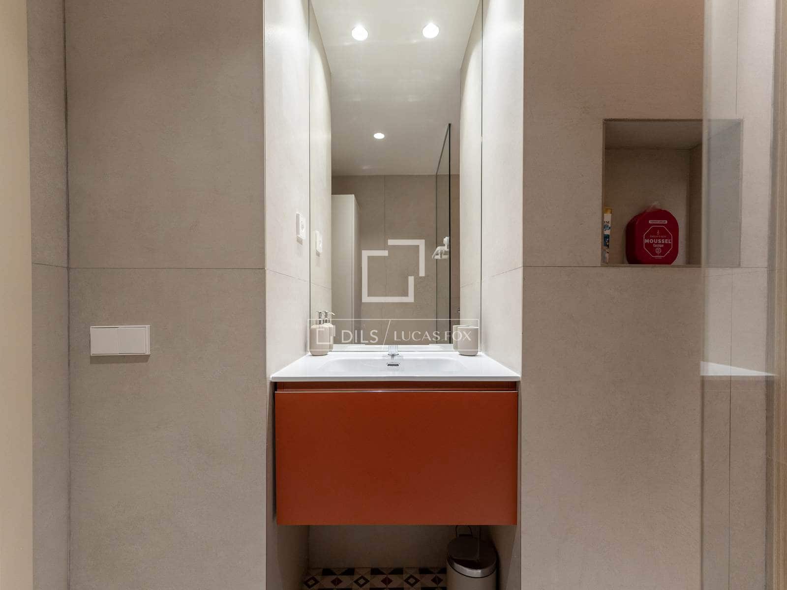 Leilighet til leie i Madrid by - € 2 000 (Ref: 9965552)