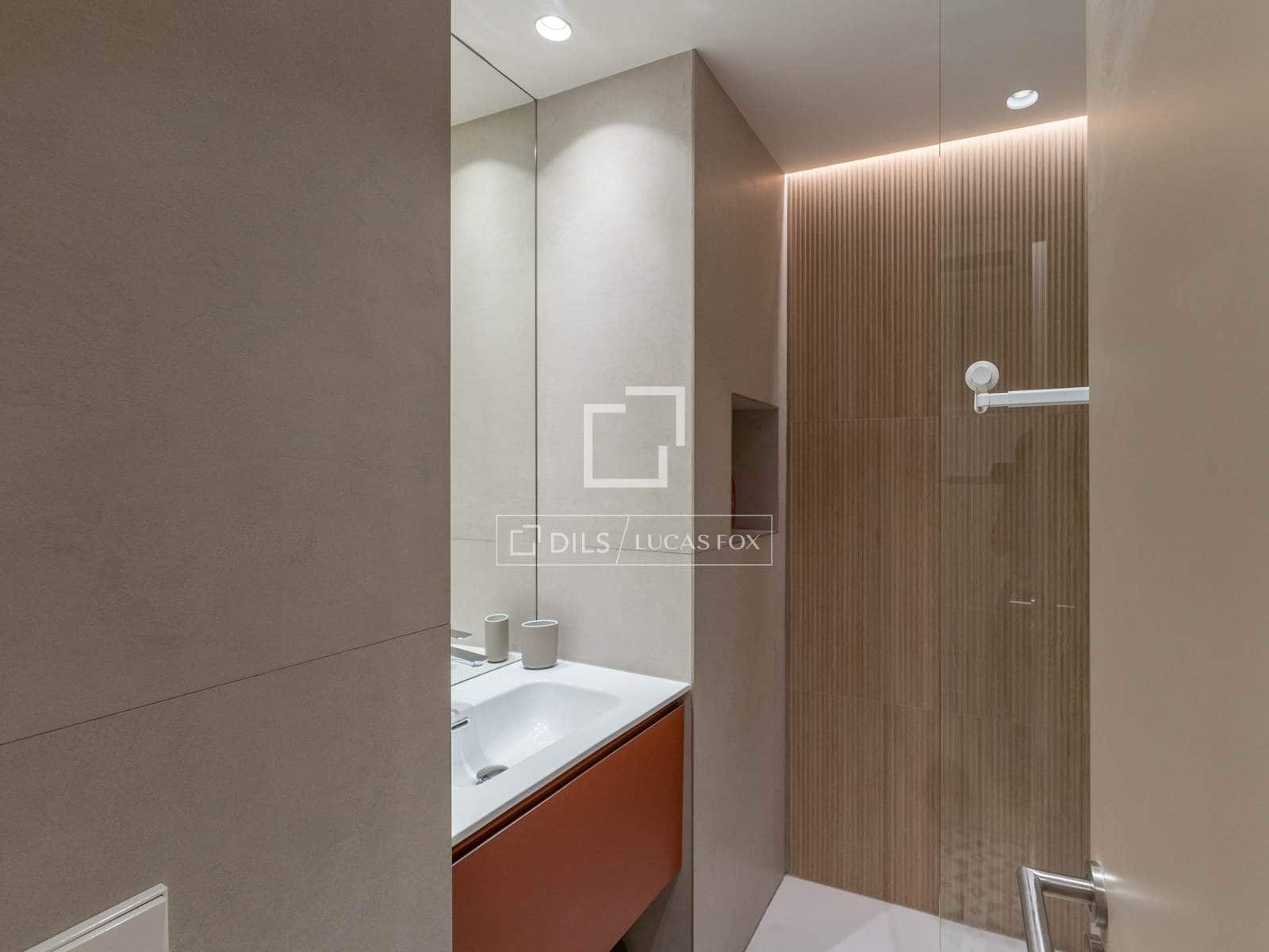 Leilighet til leie i Madrid by - € 2 000 (Ref: 9965552)