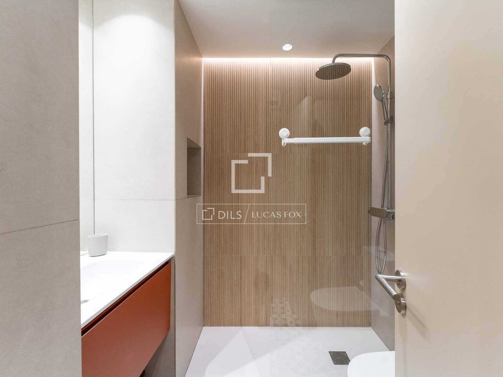 Leilighet til leie i Madrid by - € 2 000 (Ref: 9965552)