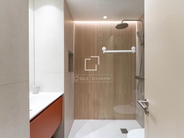 Apartamento para arrendar em Castellana, Madrid cidade - 2 000 € (Ref: 9965552)