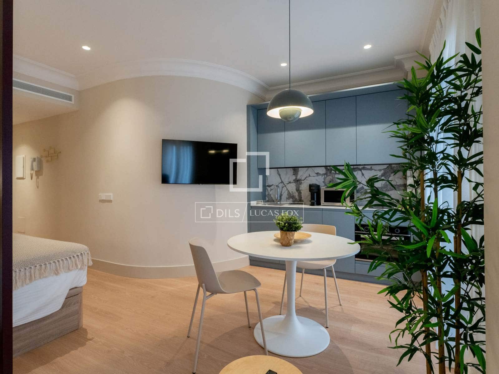 Leilighet til leie i Madrid by - € 2 000 (Ref: 9965552)