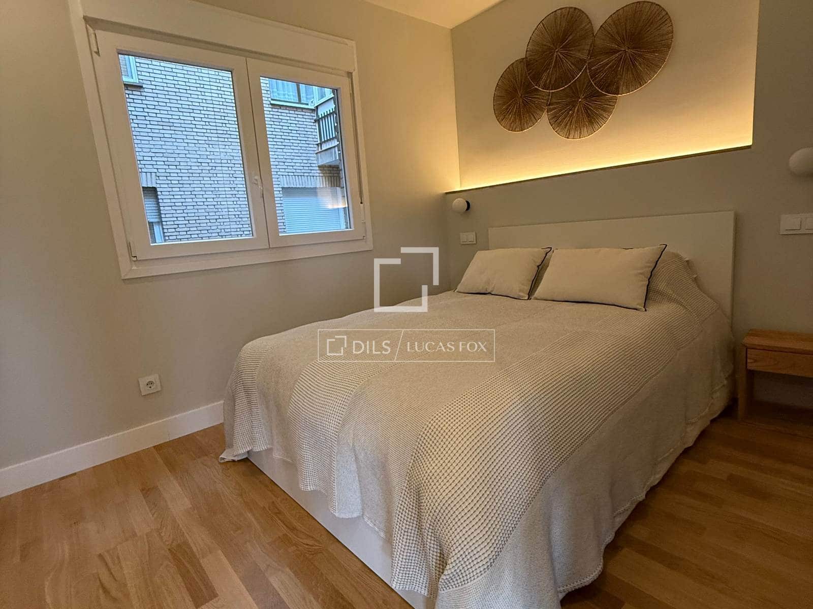 3 quarto Apartamento para arrendar em Madrid cidade - 3 200 € (Ref: 9965553)