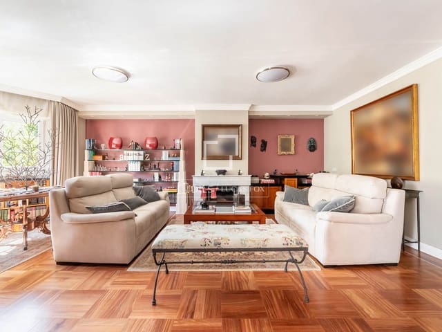 5 slaapkamer Villa te koop in Majadahonda met zwembad garage - € 1.520.000 (Ref: 9965555)