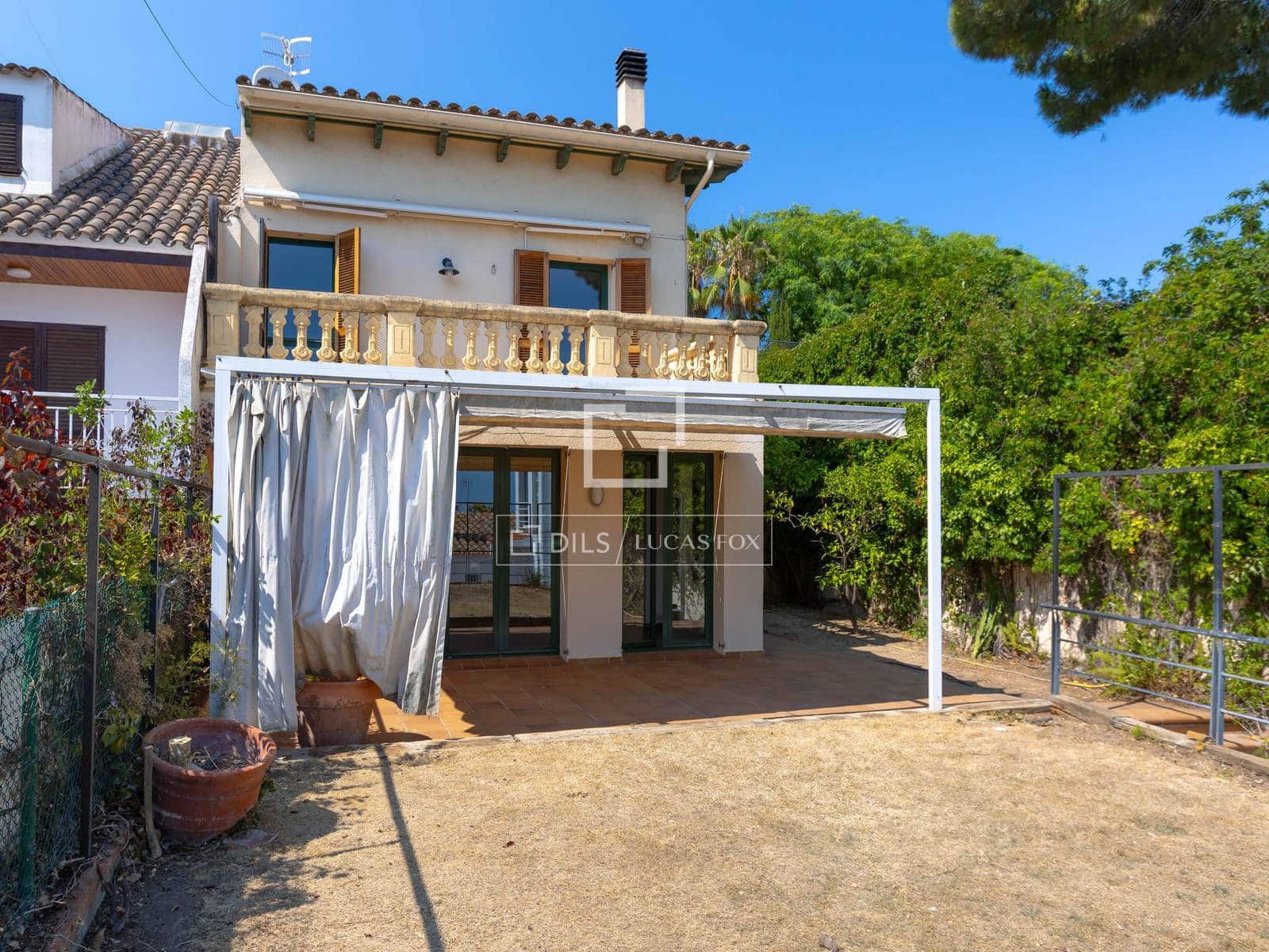4 bedroom Villa for sale in Premia de Dalt with garage - € 700,000 (Ref: 9965665)