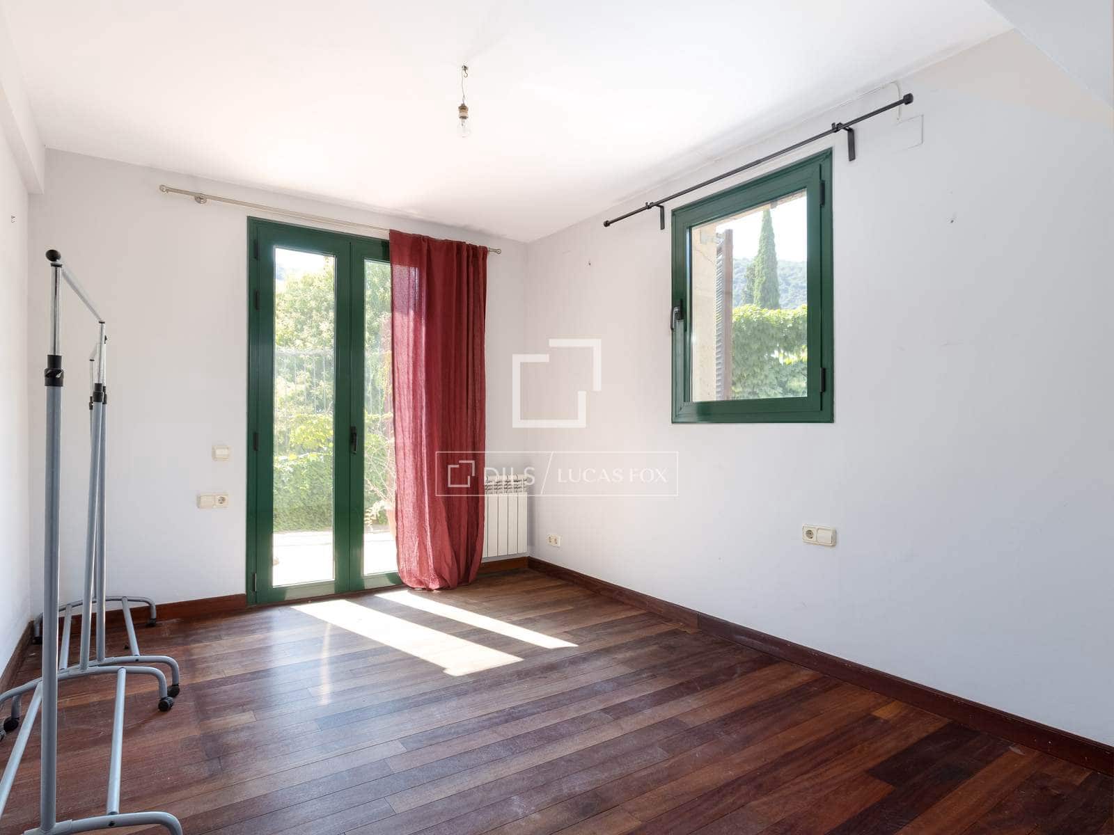 4 bedroom Villa for sale in Premia de Dalt with garage - € 700,000 (Ref: 9965665)