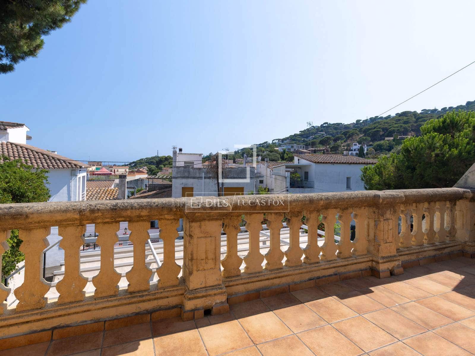 4 bedroom Villa for sale in Premia de Dalt with garage - € 700,000 (Ref: 9965665)