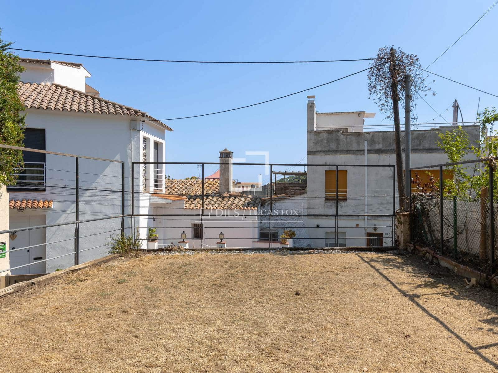 4 bedroom Villa for sale in Premia de Dalt with garage - € 700,000 (Ref: 9965665)
