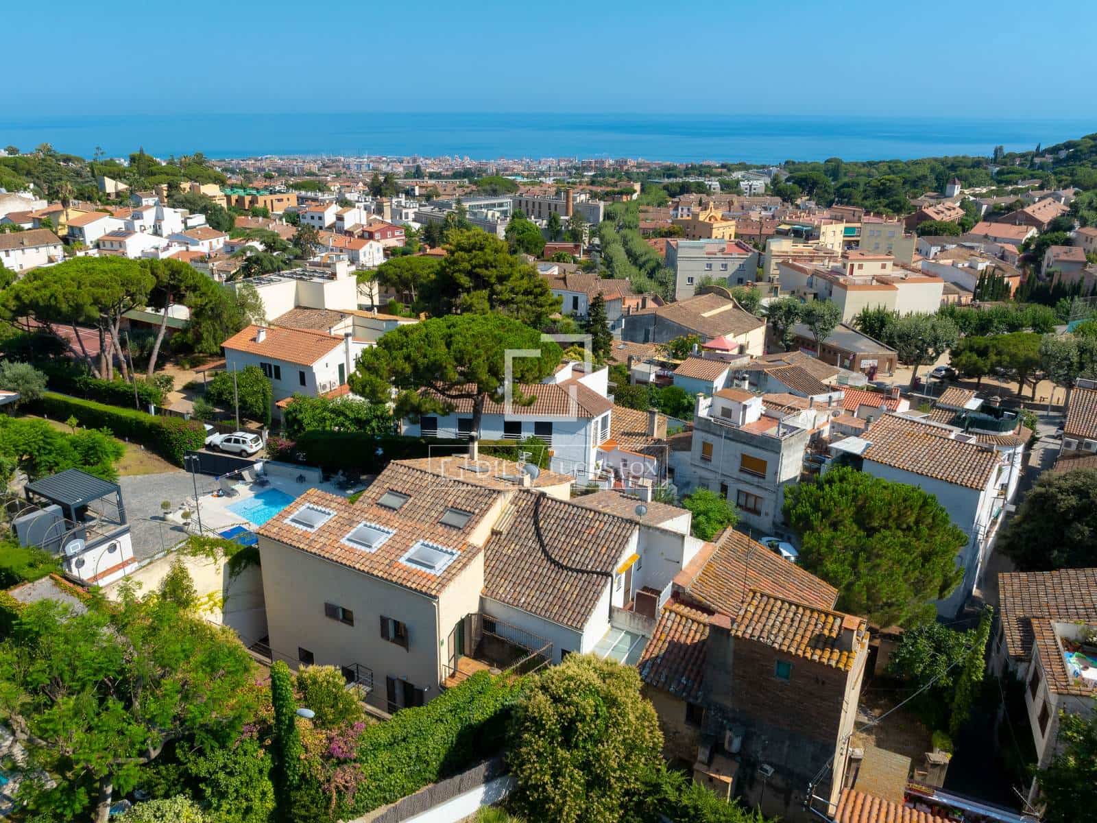 4 bedroom Villa for sale in Premia de Dalt with garage - € 700,000 (Ref: 9965665)