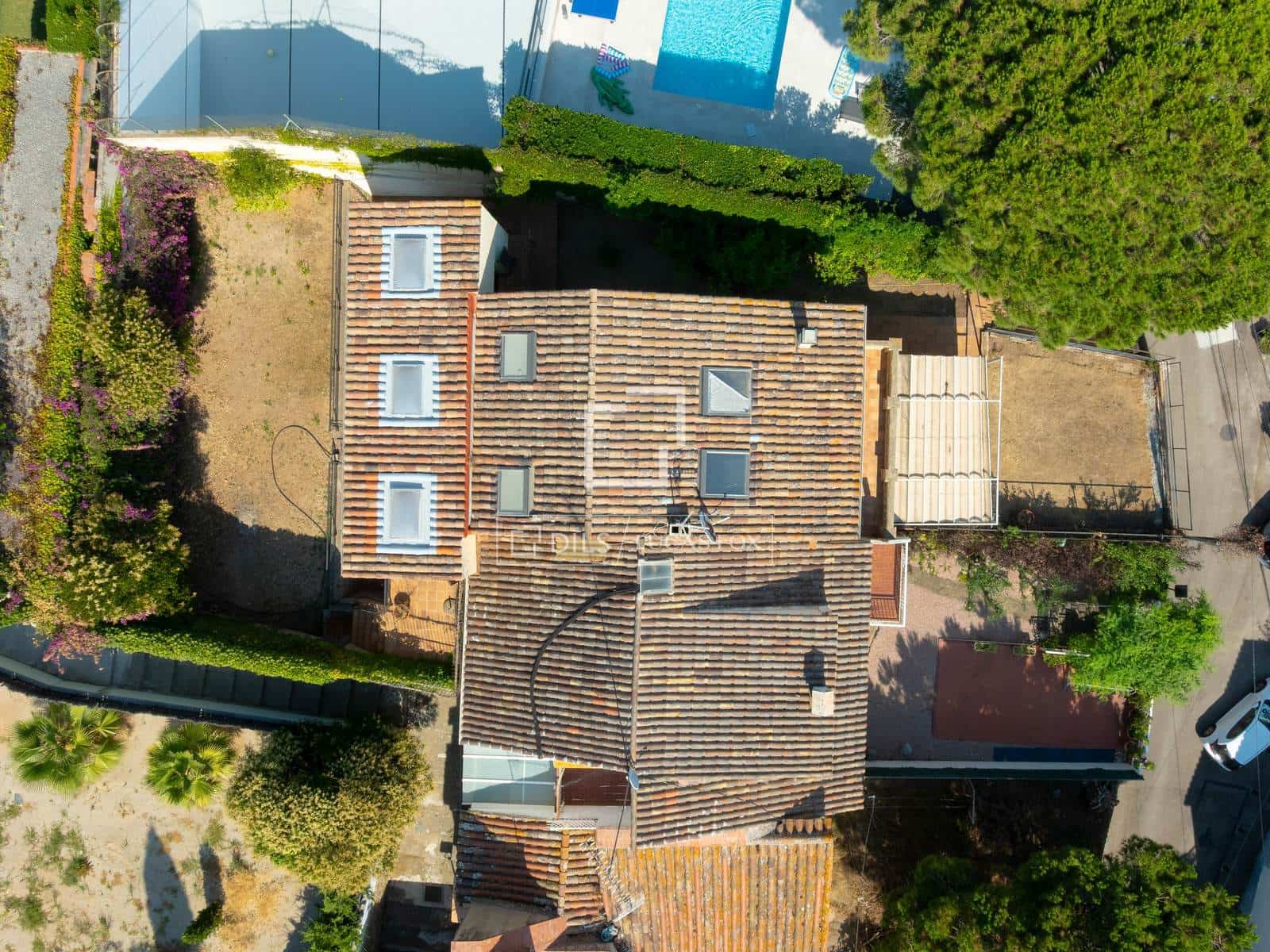 4 bedroom Villa for sale in Premia de Dalt with garage - € 700,000 (Ref: 9965665)