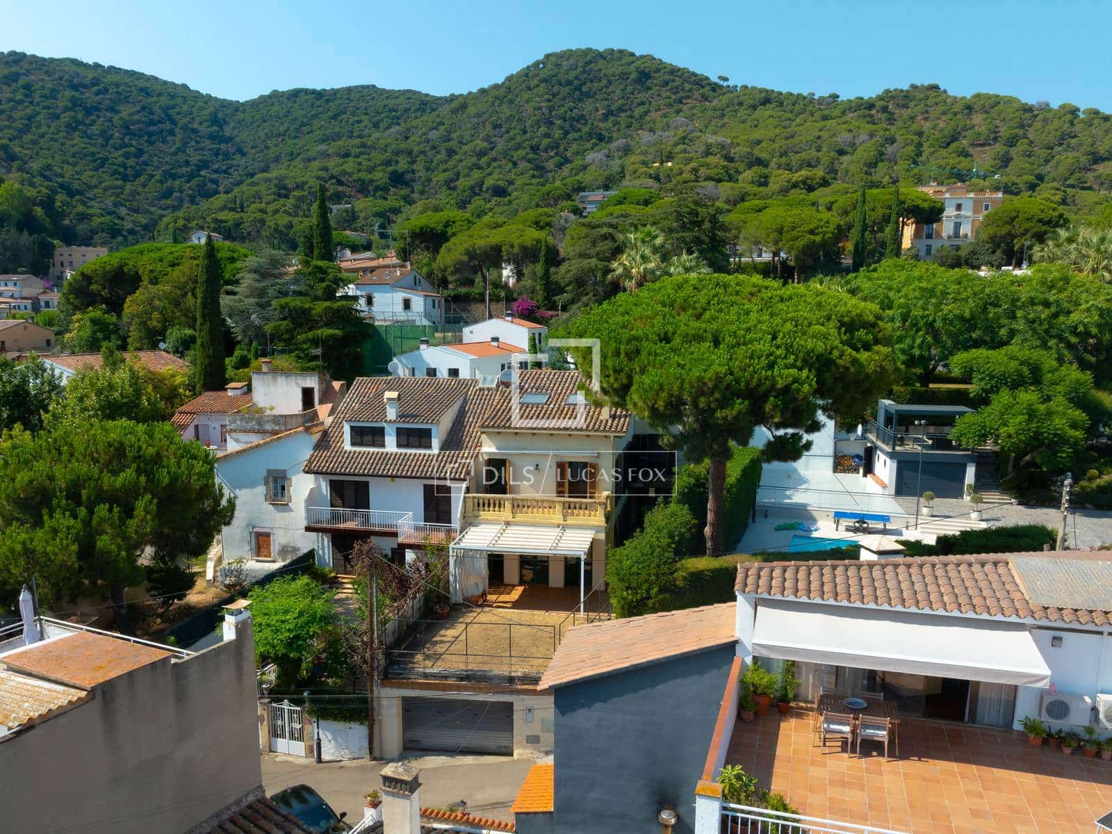 4 bedroom Villa for sale in Premia de Dalt with garage - € 700,000 (Ref: 9965665)