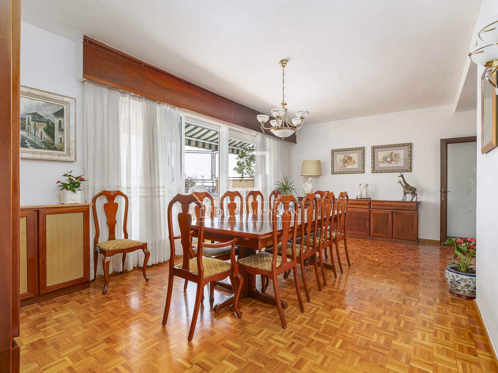 7 slaapkamer Penthouse te koop in Barcelona stad - € 1.350.000 (Ref: 9965667)