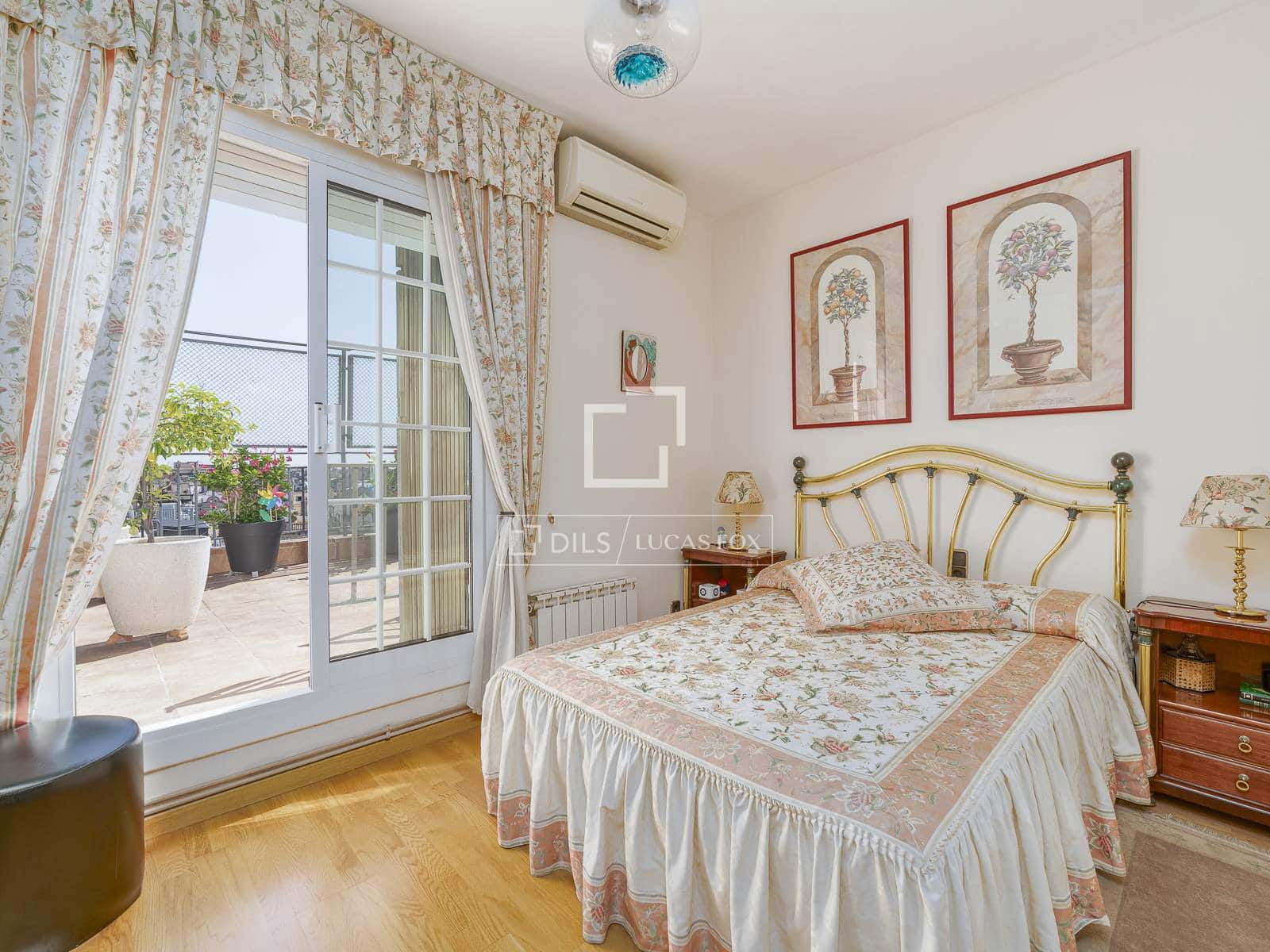 7 slaapkamer Penthouse te koop in Barcelona stad - € 1.350.000 (Ref: 9965667)