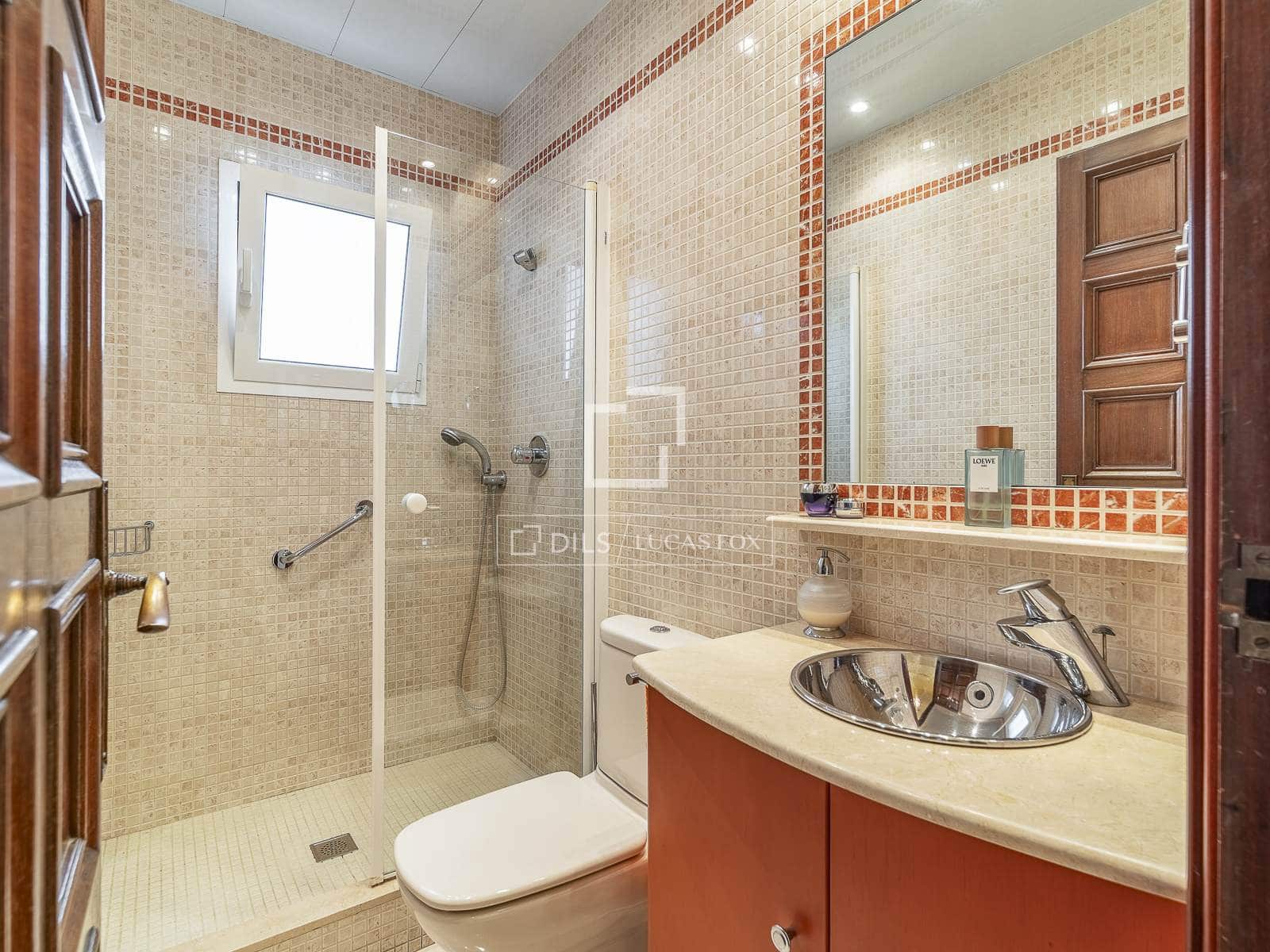 7 slaapkamer Penthouse te koop in Barcelona stad - € 1.350.000 (Ref: 9965667)
