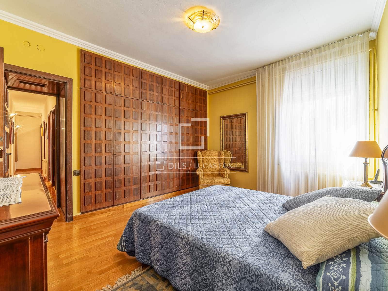 7 slaapkamer Penthouse te koop in Barcelona stad - € 1.350.000 (Ref: 9965667)