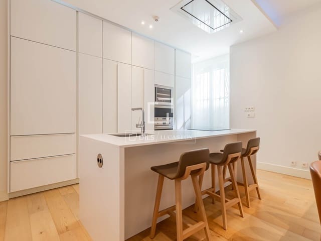Appartement de 3 chambres à louer à Recoletos, Madrid ville - 11 000 € (Ref: 9965668)