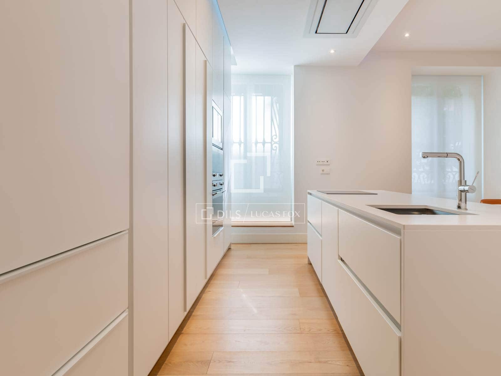 Appartement de 3 chambres à louer à Madrid ville - 11 000 € (Ref: 9965668)