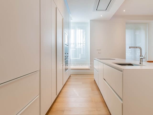 Appartement de 3 chambres à louer à Recoletos, Madrid ville - 11 000 € (Ref: 9965668)
