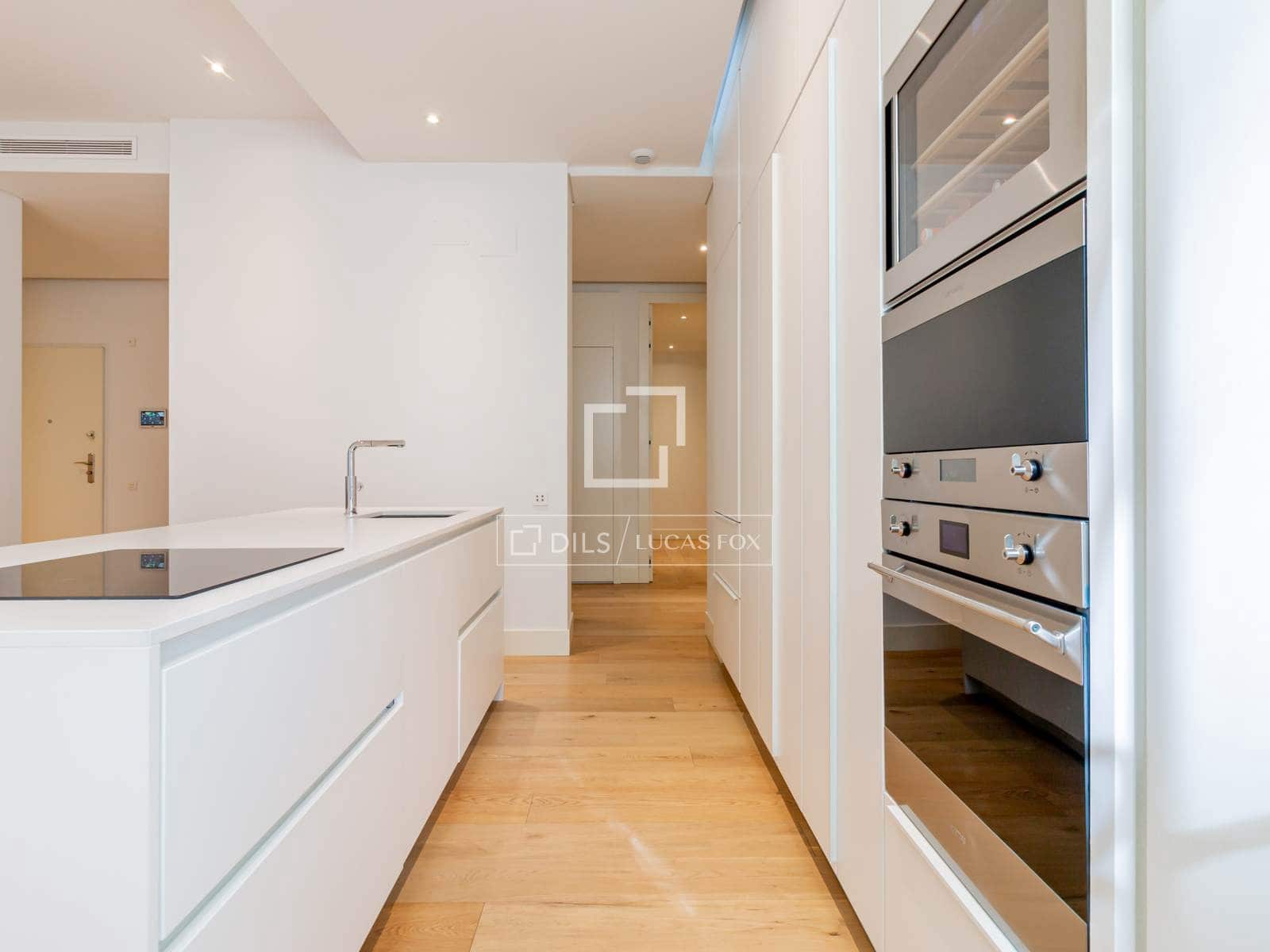 Appartement de 3 chambres à louer à Madrid ville - 11 000 € (Ref: 9965668)