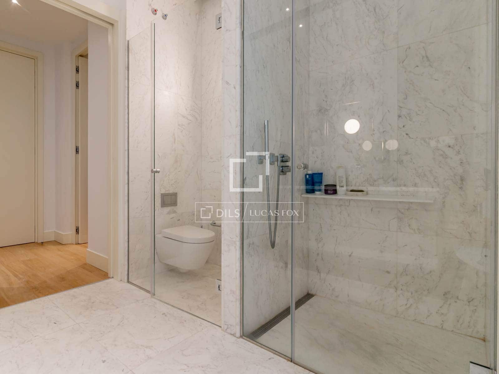 Appartement de 3 chambres à louer à Madrid ville - 11 000 € (Ref: 9965668)