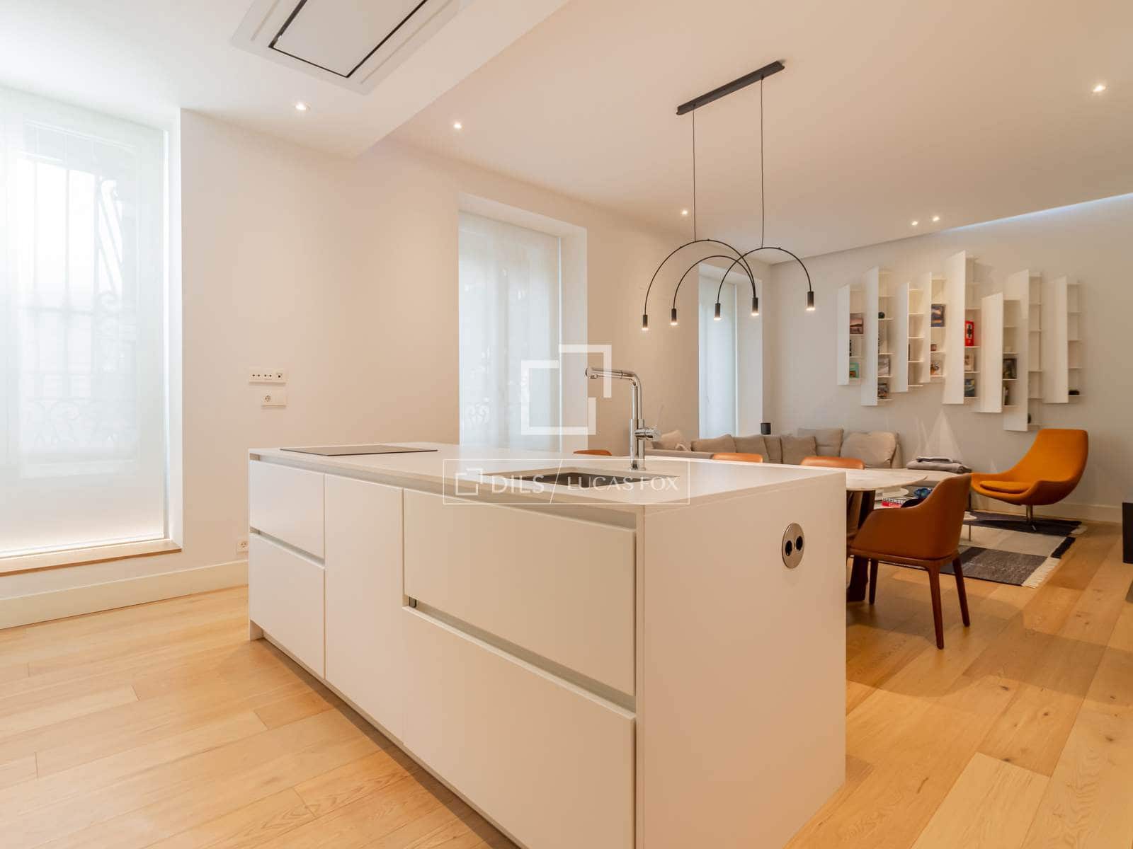 Appartement de 3 chambres à louer à Madrid ville - 11 000 € (Ref: 9965668)