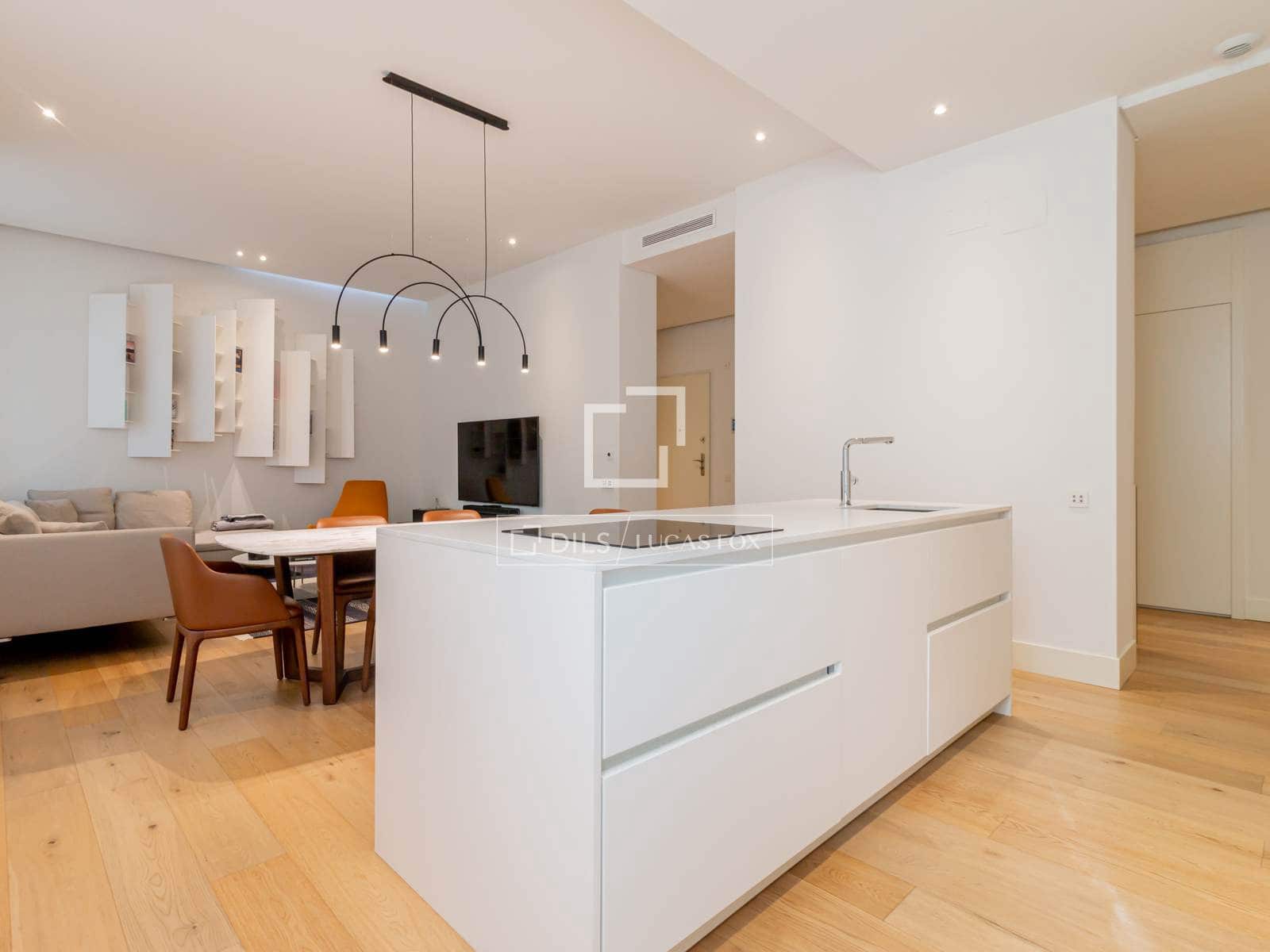 Appartement de 3 chambres à louer à Madrid ville - 11 000 € (Ref: 9965668)