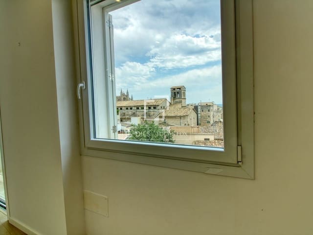 3 bedroom Apartment for rent in Palma de Mallorca - € 3,600 (Ref: 9965669)