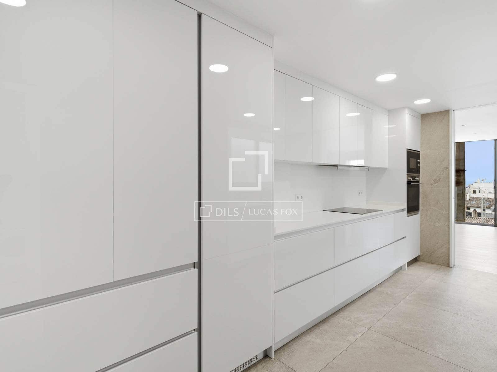 3 bedroom Apartment for rent in Palma de Mallorca - € 3,600 (Ref: 9965669)